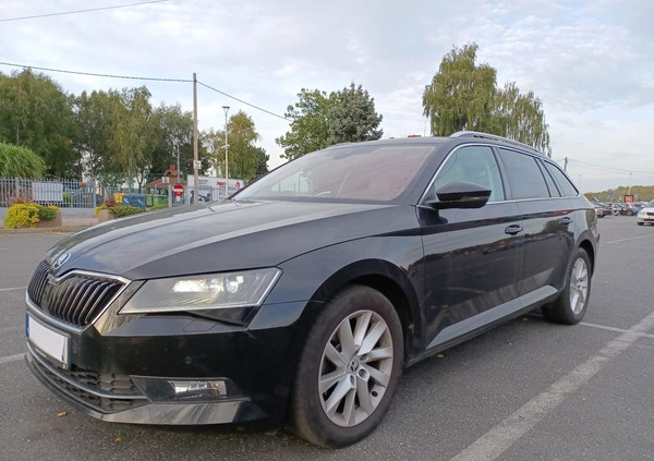 Skoda Superb cena 109900 przebieg: 81000, rok produkcji 2018 z Rawicz małe 137